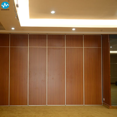 Pared divisoria plegable para sala de banquetes con excelente rendimiento de insonorización