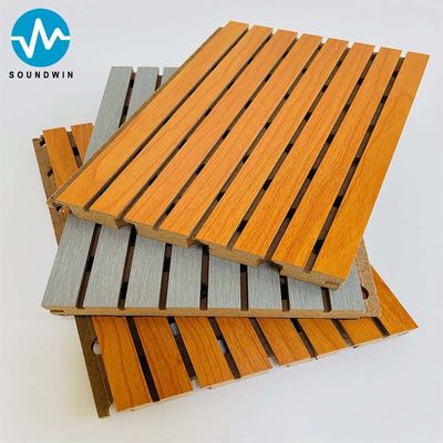 Materiales de absorción de sonido Veneer de madera con ranuras Panel de pared acústico para sala de conferencias